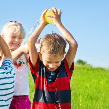 5 juegos con agua para verano